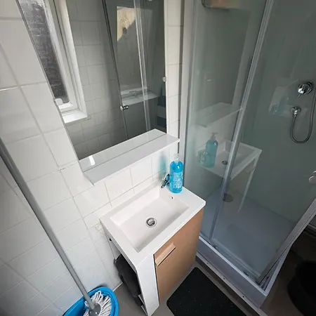 Apartment Prox Gares, Zenith, Centre Ville, Stade Pierre Mauroy, Metro, Bus, Fast Food *